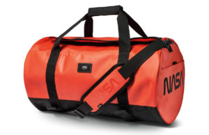 Viaja al espacio con Vans