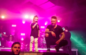 Vídeo: Jacoby Shaddix (Papa Roach) saca a cantar a su hijo