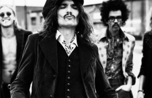 The Darkness pierden el pelo en el vídeo de ‘Rock And Roll Deserves To Die’