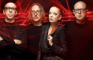 GARBAGE – ‘No Gods No Masters’