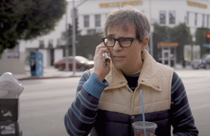 Fall Out Boy intentan secuestrar a Rivers Cuomo en su nuevo vídeo ‘Heartbreak Feels So Good’