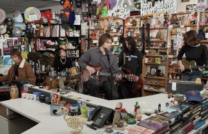 Geese graban su primer Tiny Desk Concert